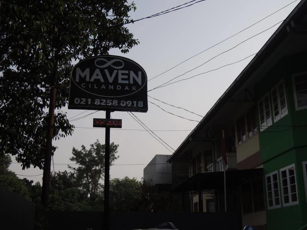 Maven Cilandak Hotel Jakarta Exterior photo